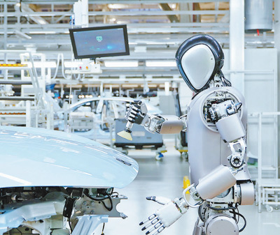 人形機(jī)器人“進(jìn)廠實(shí)訓(xùn)” 中國(guó)工業(yè)機(jī)器人的智能新探索