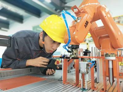 福建工業(yè)學(xué)校 中職旗艦賦能，擁抱出彩人生——工業(yè)機(jī)器人專業(yè)的時(shí)代召喚